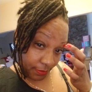 Meet your Posher, Latasha